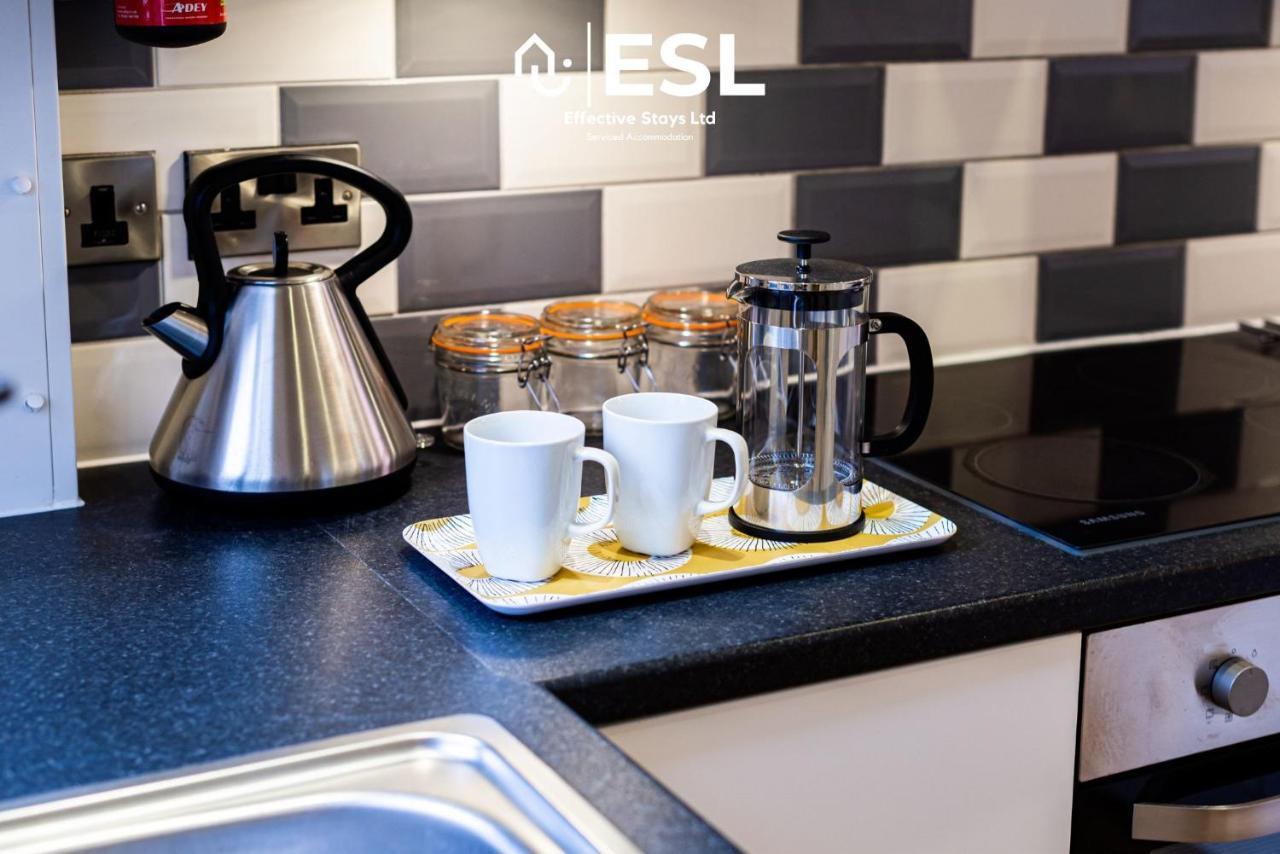 2 Bedroom Terrace Cottage, Parking, 5 Minutes Drive To Royal Shrewsbury Hospital المظهر الخارجي الصورة